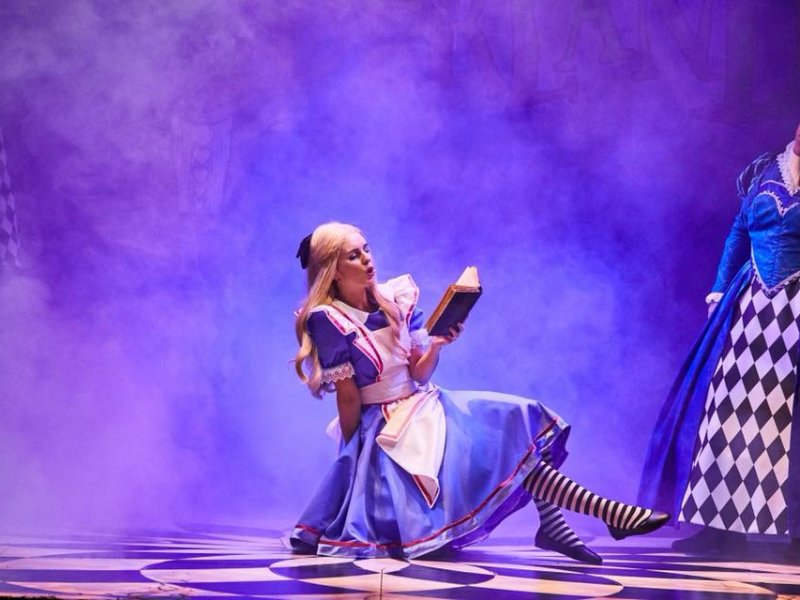 Alice In Wonderland Live
